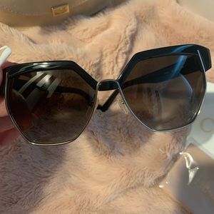 Chloe Shades